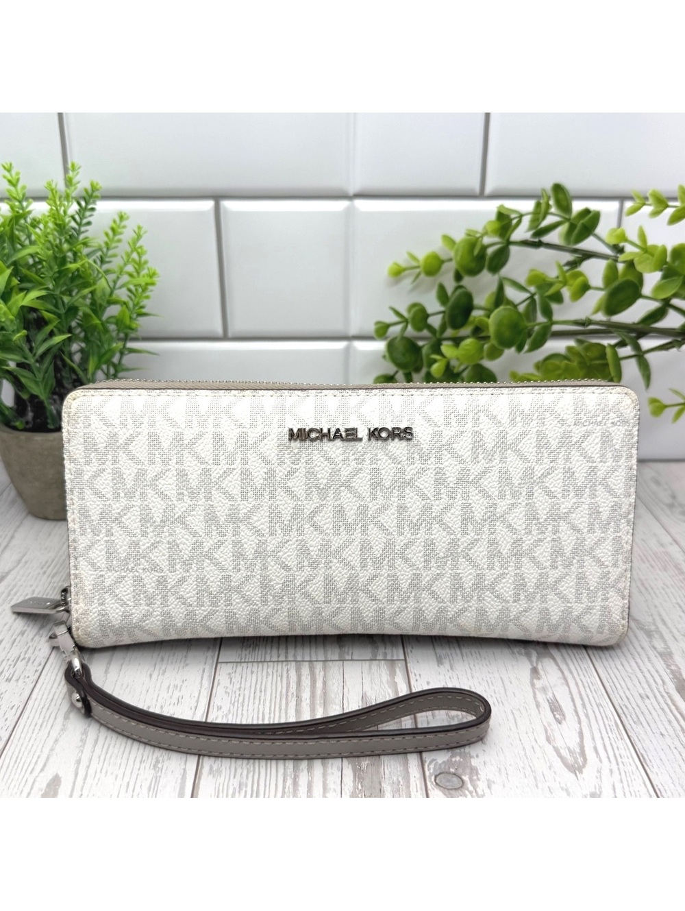 Michael Kors Light Gray Zip Around Wallet
